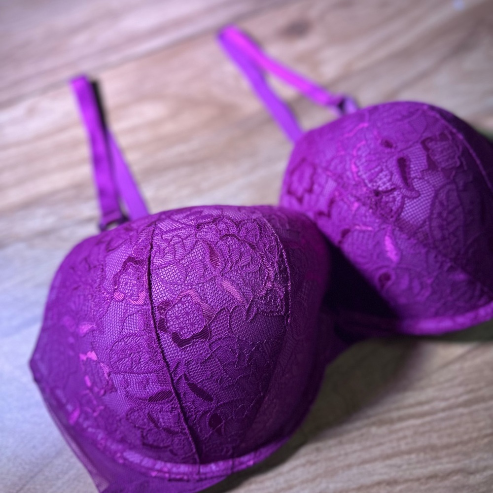 Victoria's Secret Vibrant Purple Lace Bra - Picture 4 of 7